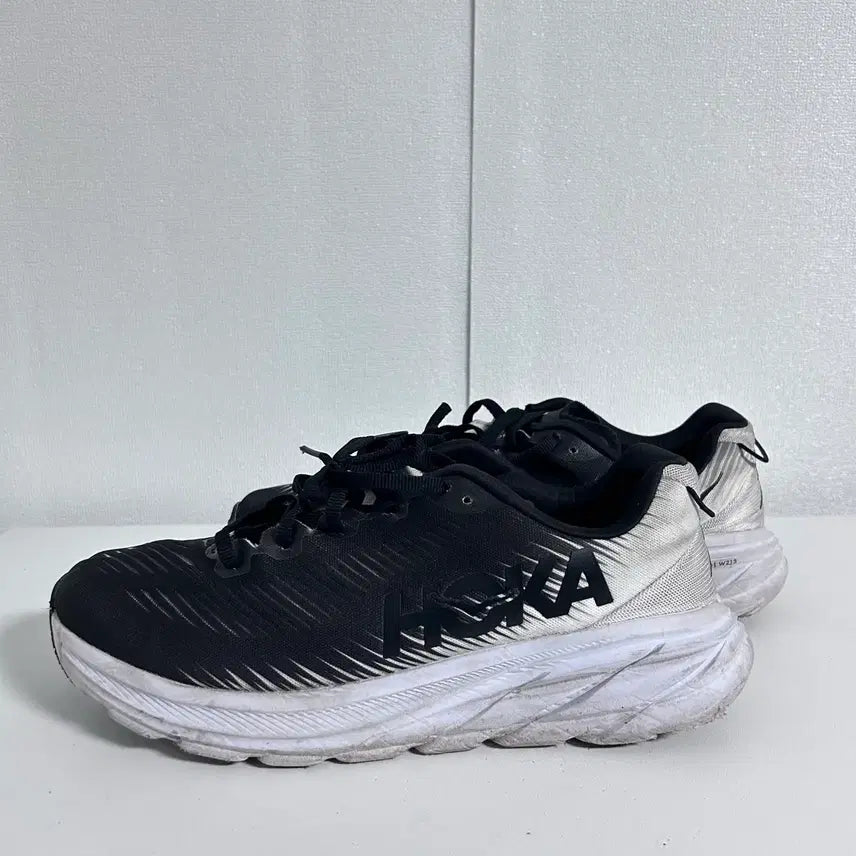 [BUNJANG] Hoka Rincon 3 Running Shoes (275) / 호카 링컨3 런닝화 (275)