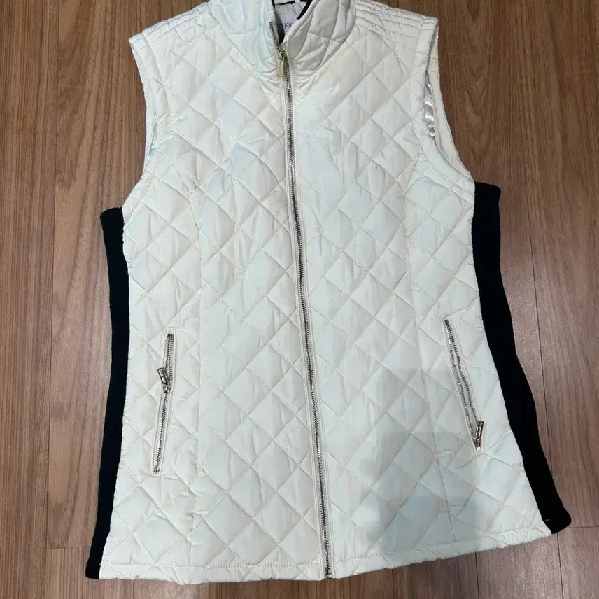[BUNJANG] Calvin Klein Lightweight Padded Vest / 캘빈클라인 경량패딩조끼