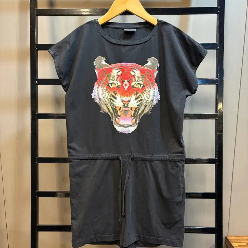 [BUNJANG] Marcelo Burlon Kids Tiger Print Romper Jumpsuit Black / [140] 마르셀로불론 키즈 타이거 프린트 롬퍼 점프수트 블랙 5.9