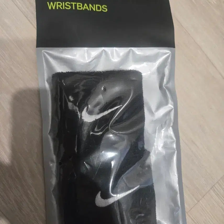 [BUNJANG] Nike Sports Wristband Black / 나이키 스포츠 손목 보호대 검정