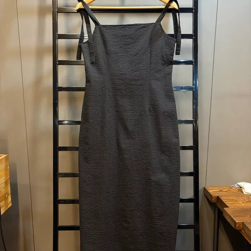 [BUNJANG] M Seersucker Sleeveless Strap Long Slip Dress Black / [M] 시어서커 나시 끈 롱 슬립 원피스 블랙 여성 데일리1.9