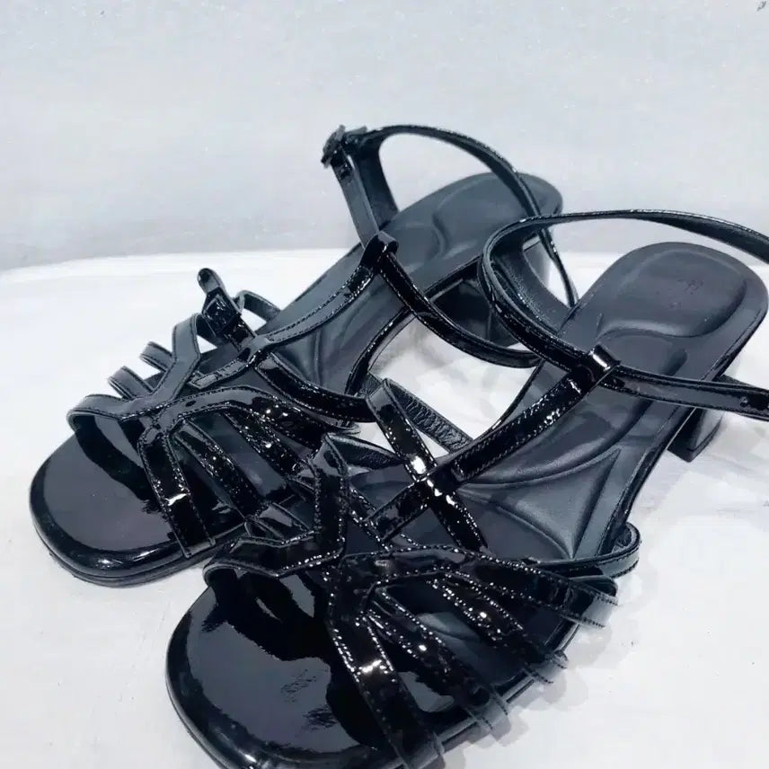 [BUNJANG] SUECOMMA BONNIE Enamel Strap Sandals / 슈콤마보니에나멜샌들
