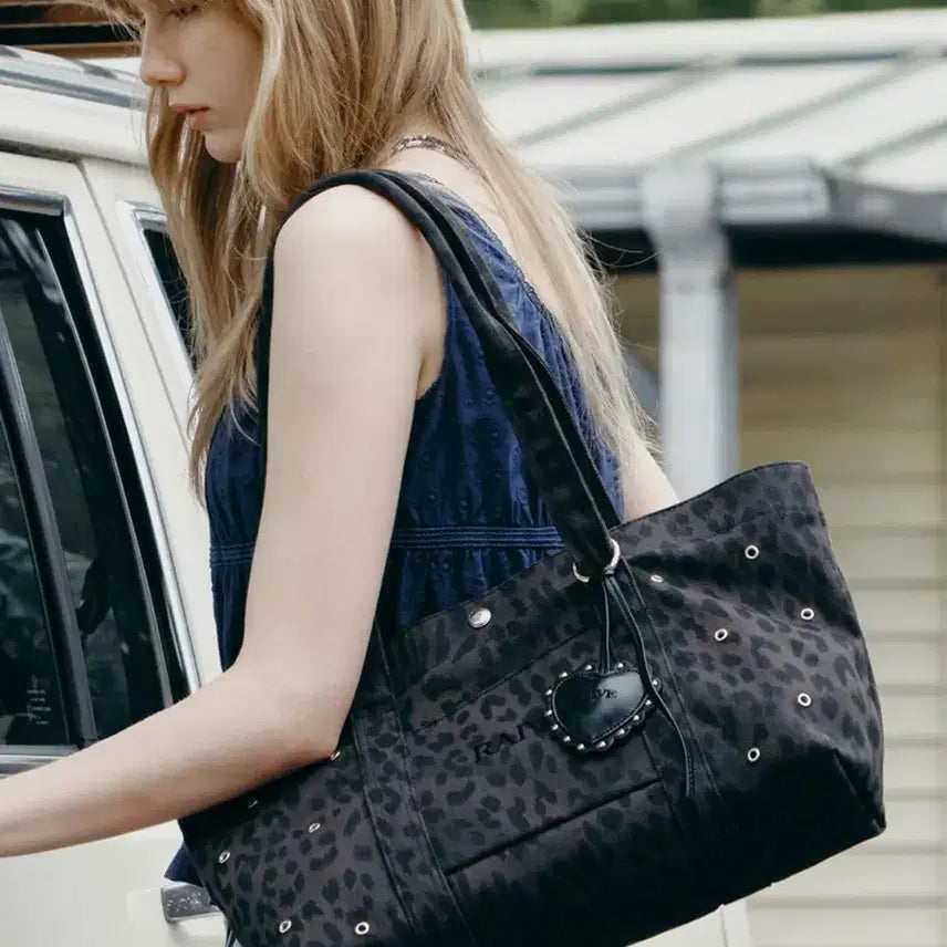 [BUNJANG] RAIVE Leopard Shoulder Bag Black / RAIVE 레오파드 숄더백 블랙