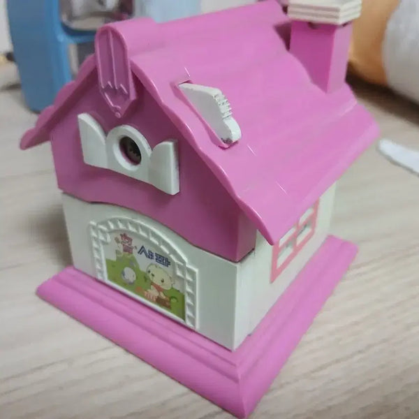 [BUNJANG] Pink House-Shaped Pencil Sharpener / 핑크색 집 모양 연필깎이