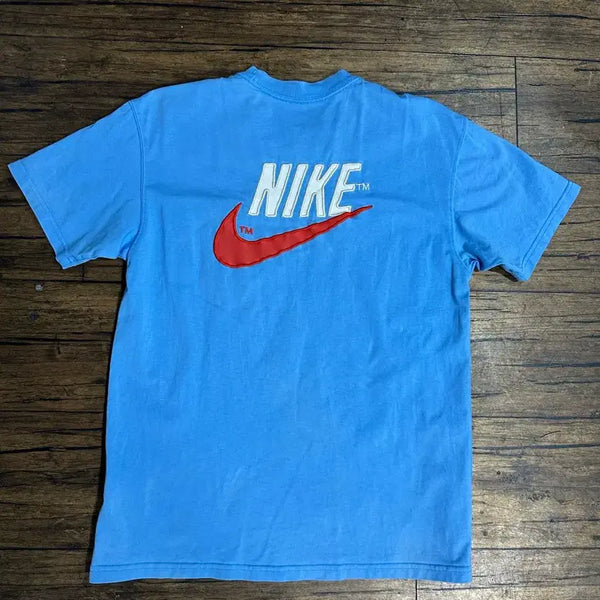 [BUNJANG] Nike Big Swoosh Embroidered Back Logo Pocket T-Shirt, Sky Blue, Size L / 나이키 NIKE 빅 스우시 자수 백로고 포켓 반팔 티셔츠 L 스카이블루