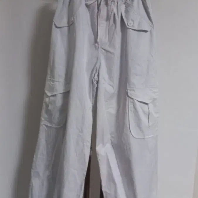 [BUNJANG] White Cargo Joker Pants 32-33 Inch New / 화이트 카고 조커팬츠 32~33인치 새상품