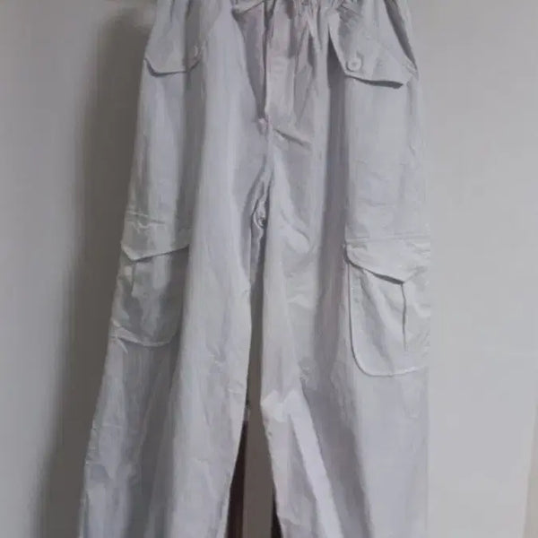 [BUNJANG] White Cargo Joker Pants 32-33 Inch New / 화이트 카고 조커팬츠 32~33인치 새상품