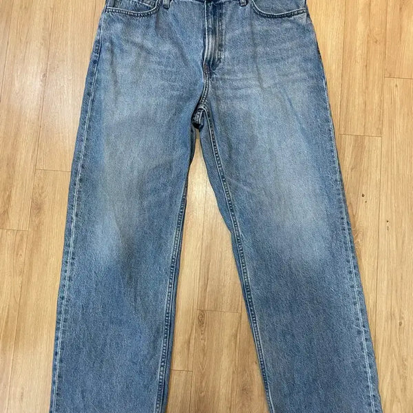[BUNJANG] JW Anderson x Uniqlo Collaboration Washed Denim Jeans / (34)JW앤더슨 유니클로 콜라보 데님 청바지
