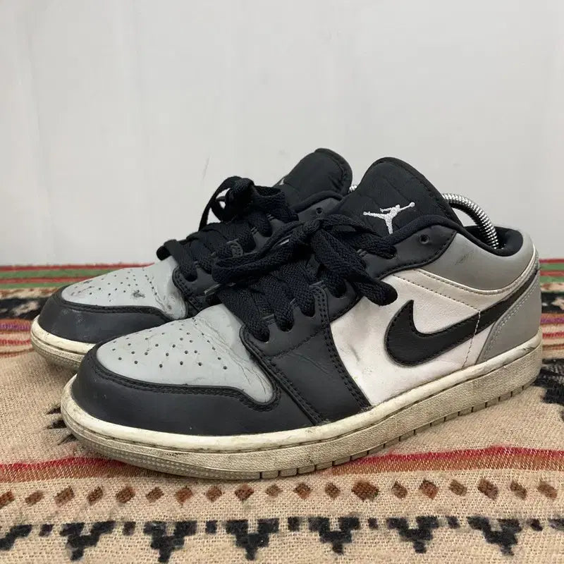 [BUNJANG] Nike Jordan 1 Low Shadow Toe Sneakers / 나이키 조던1 로우 섀도우 토 스니커즈 255 X01929