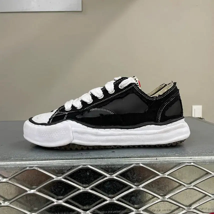 [BUNJANG] Maison Mihara Yasuhiro Peterson Black Leather Sneakers EU 43 / 메종 미하라 야스히로 피터슨 블랙 eu43