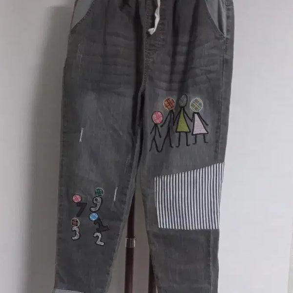 [BUNJANG] Grey Jeans Embroidered Patch Banding Pants (33-34 Inches) / 그레이진 자수.패치 밴딩팬츠 33~34인치