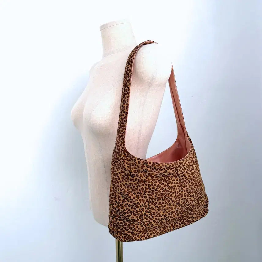 [BUNJANG] Bottega Veneta Reversible Leopard Pink Hobo Shoulder Bag / 보테가 베네타 리버시블 레오파드 핑크 호피 호보 숄더백