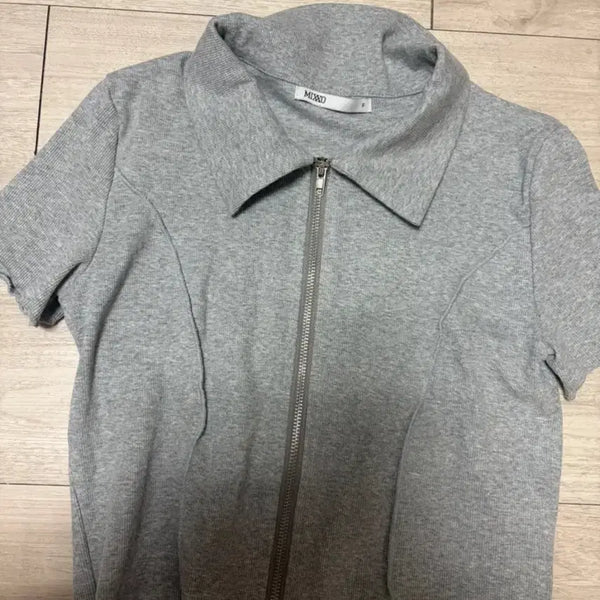 [BUNJANG] MIXXO Collar Short Sleeve Zip-up (Grey, Free Size) / [새상품] 미쏘 카라 반팔 집업 (그레이F)