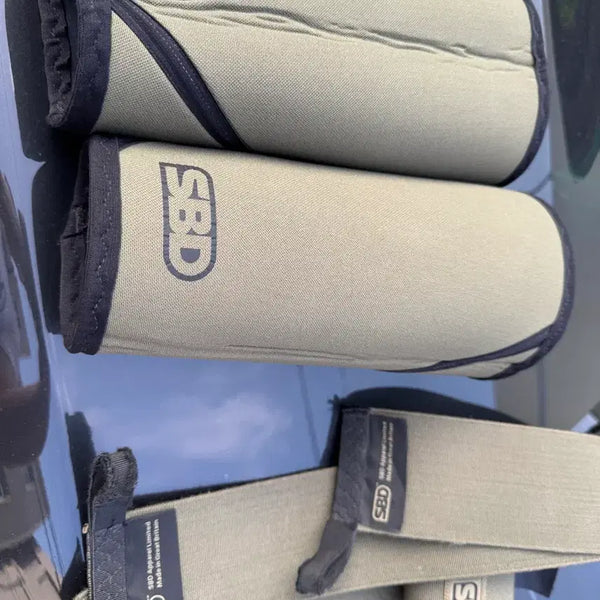 [BUNJANG] SBD Neoprene Knee Sleeves (M) & Wrist Wraps Bundle / Sbd 니슬리브(m) 7만. Sbd 리스트랩 3만 팝니다