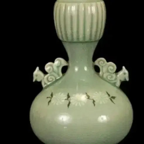 [BUNJANG] Master Artisan Ji Sun-taek Inlaid Celadon Chrysanthemum Vase / 무형문화재 지순탁 상감 청자 국화문 양이 호리병