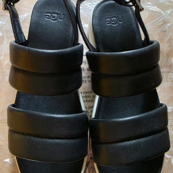 [BUNJANG] UGG Black Platform Sandals / 어그 블랙 플랫폼 샌들