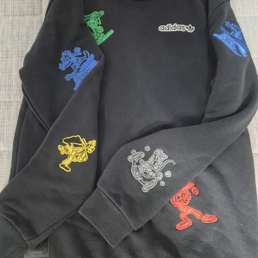 [BUNJANG] Adidas Disney Collaboration Sweatshirt / (정품)아디다스 디즈니 콜라보 맨투맨