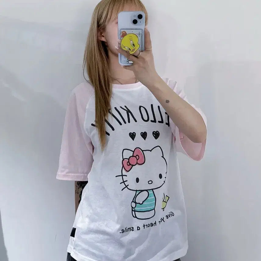 [BUNJANG] Sanrio Hello Kitty Big Logo T-Shirt / 산리오 헬로키티 빅로고 반팔
