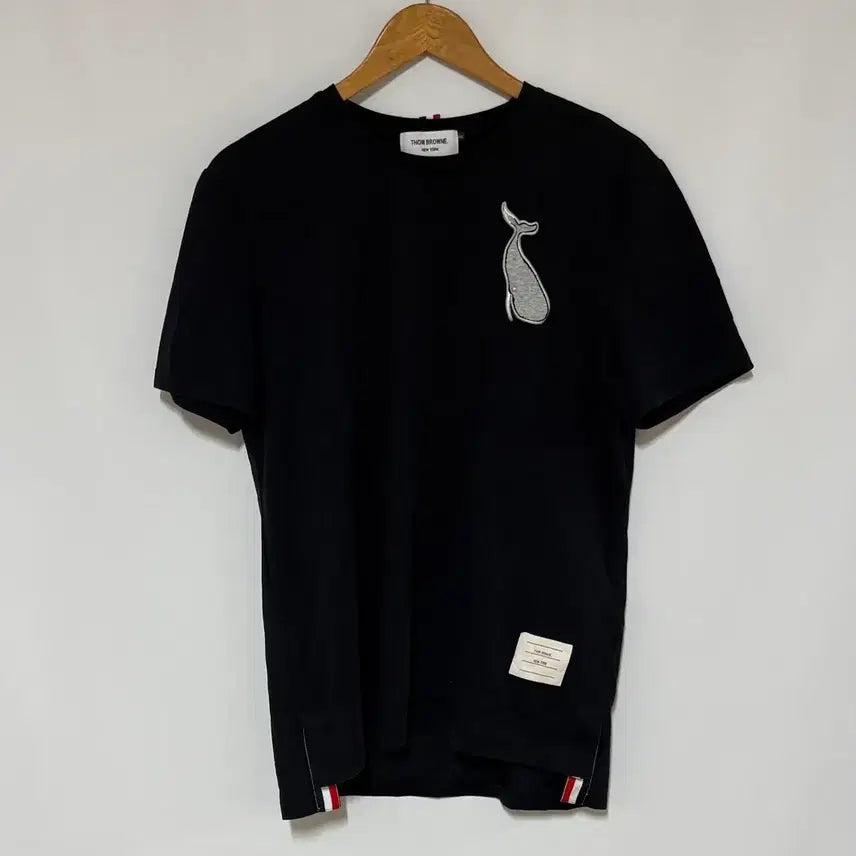 [BUNJANG] Thom Browne Whale Embroidery Short Sleeve T-Shirt Black / 톰브라운 고래 자수 반팔티 블랙