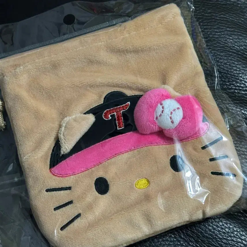 [BUNJANG] LG Hello Kitty Drawstring Pouch / 엘지 태닝 헬로키티 조리개 파우치