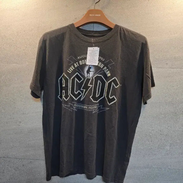 [BUNJANG] ACDC Official Licensed Graphic T-Shirt / ACDC 오피셜굿즈. 정품. 반팔티셔츠.