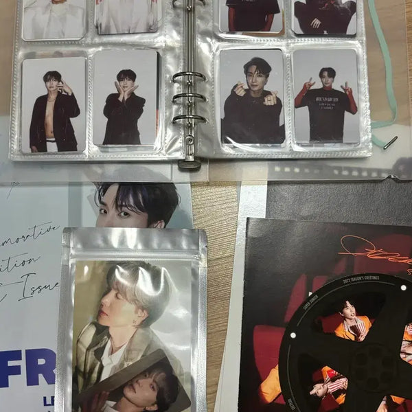 [BUNJANG] Super Junior Leeteuk China Photobook 2022 Season's Greetings Colin Sealed Photocard Set / 슈퍼주니어 이특 포카 중국 화보 2022시그 콜린 미개봉