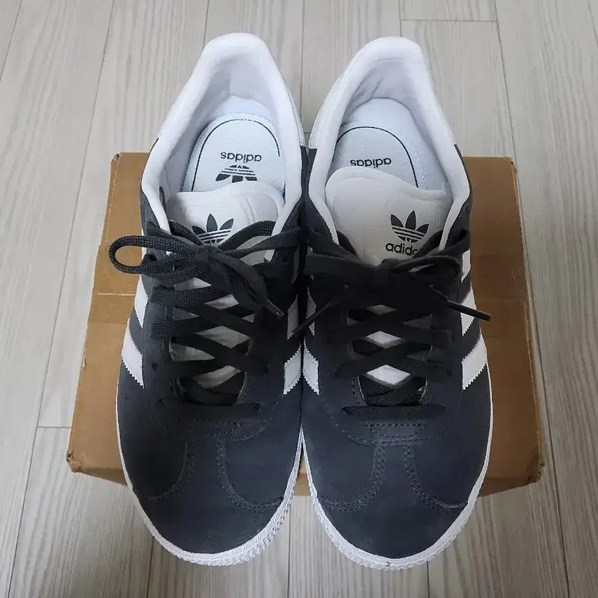 [BUNJANG] Adidas Gazelle Dark Grey US 5.5 / 아디다스 가젤 다크그레이 215