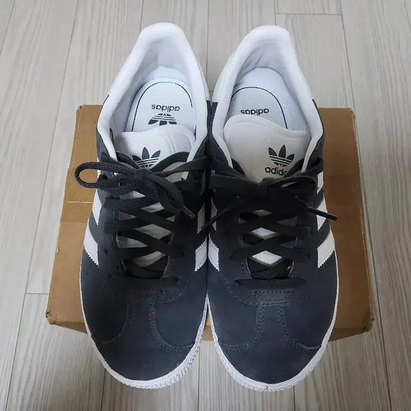 [BUNJANG] Adidas Gazelle Dark Grey US 5.5 / 아디다스 가젤 다크그레이 215