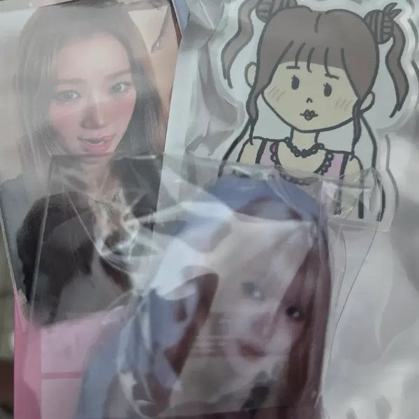 [BUNJANG] Choi Yoo Jung Official Photocard Cushion Keyring Grip Tok Set / 최유정 공방 포카 역조공 쿠션 키링 그립톡 양도