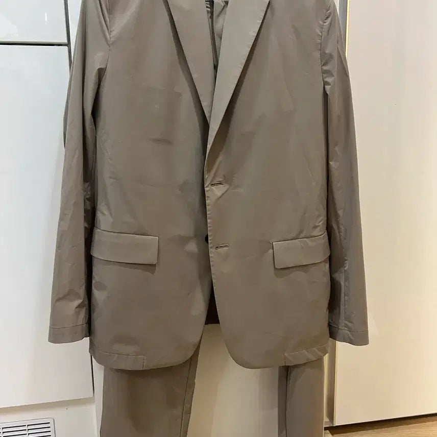 [BUNJANG] Theory 23ss Nylon Beige Suit Set (Mint Condition) / 23ss 띠어리 나일론 베이지 정장 셋업 (새상품급)