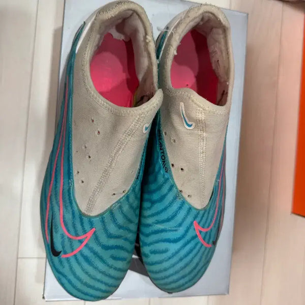 [BUNJANG] Nike Phantom Football Boots Size 265 / 나이키 팬텀 축구화 265