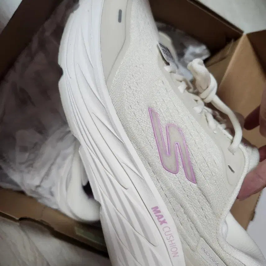 [BUNJANG] Skechers Max Cushioning Elite 3 Slip-Ins / 스케쳐스 맥스쿠셔닝 엘리트 3 슬립인스 220
