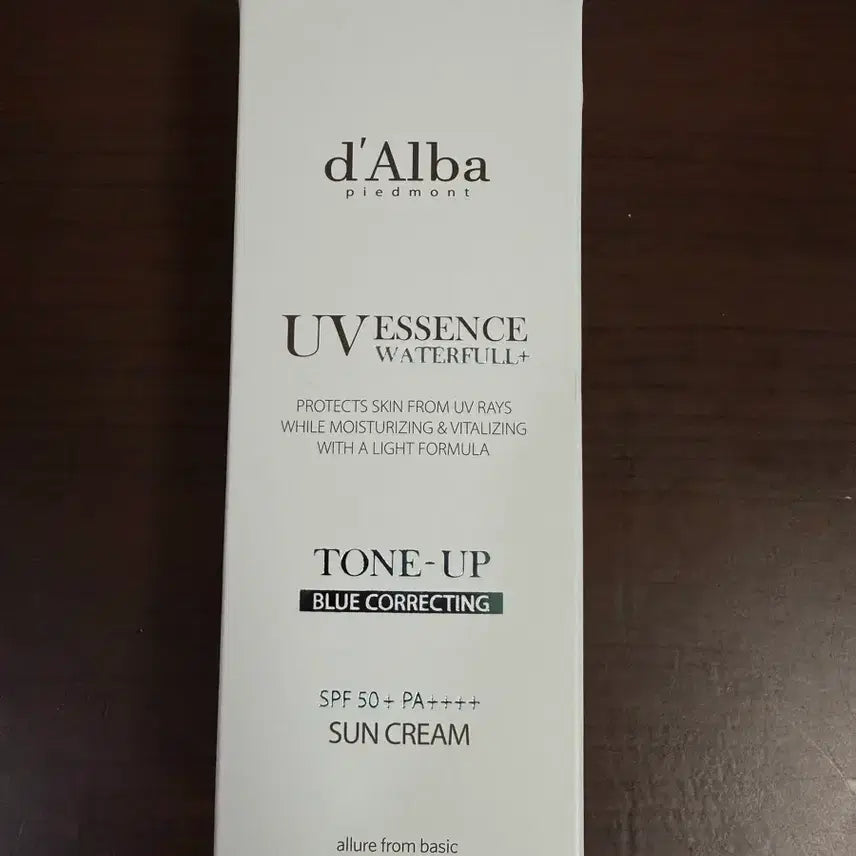 [BUNJANG] d'Alba Waterful Tone-Up Sun Cream Blue (Sealed) / 달바 워터풀 톤업 선크림 블루 미개봉