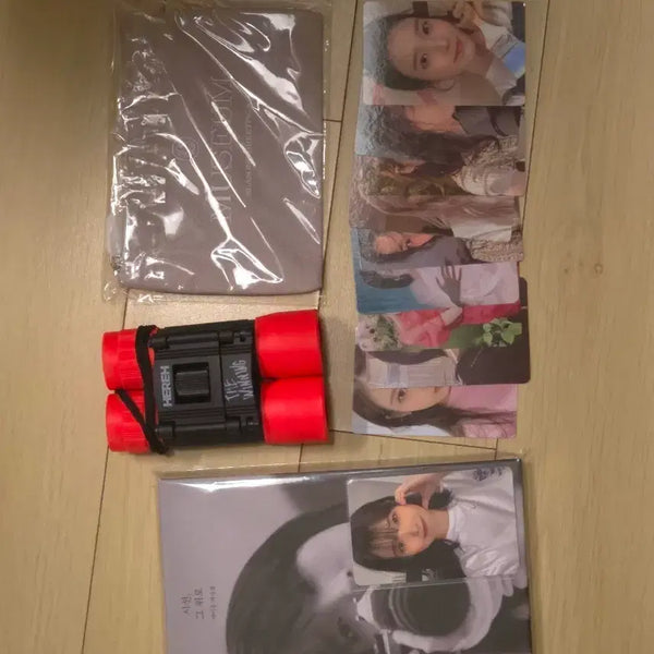 [BUNJANG] IU Bundle Set Lyric Book, Telescope, Photocard, Pouch / 일괄 / 아이유 가사집, 망원경, 포토카드, 파우치