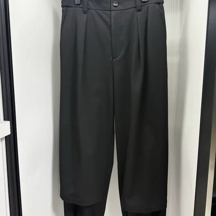 [BUNJANG] Songzio Collection 23FW Nifold Wide Jogger Pants / 송지오 컬렉션 23FW 니폴드 와이드 조거 팬츠 - 78