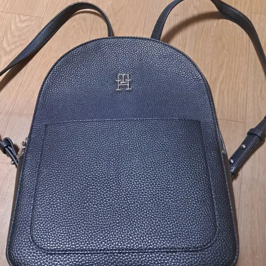 [BUNJANG] Tommy Hilfiger Navy Backpack / 타미힐피거 백팩 네이비