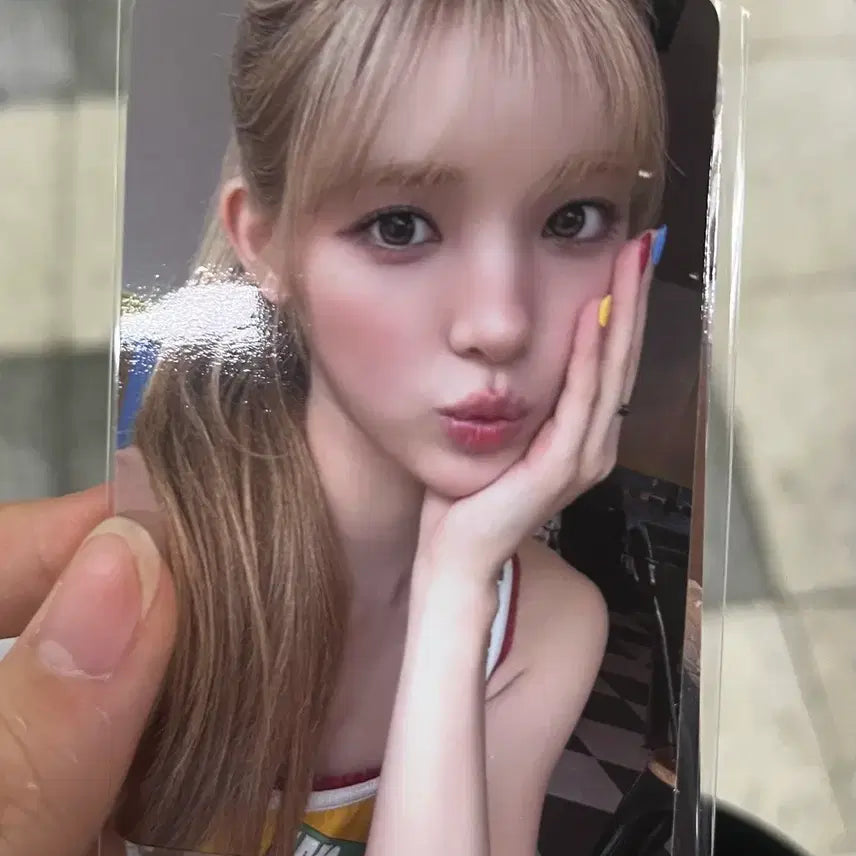 [BUNJANG] Yooa Heart-Heart Photobook Album Photocard / 최저가) 하투하 유하 포토북 앨범 포카 판매