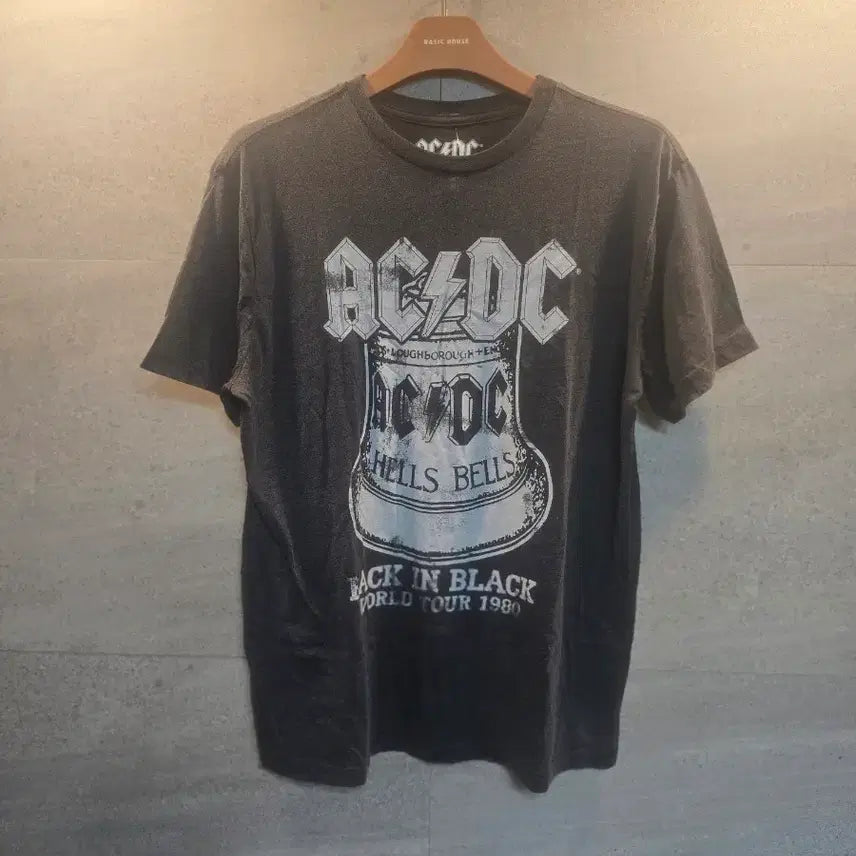 [BUNJANG] ACDC Official Merchandise Graphic T-Shirt / ACDC 오피셜굿즈. 반팔티!
