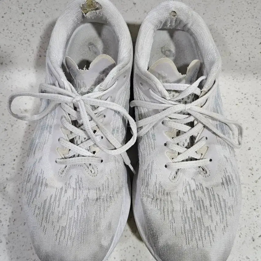 [BUNJANG] Asics NovaBlast 3 Running Shoes (275mm) / 아식스 노바블라스트3 275
