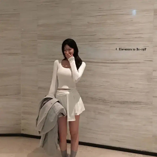 [BUNJANG] White Long Sleeve Cropped T-shirt and Pleated Skirt Set / 화이트 긴팔 크롭티 + 플리츠 스커트 세트