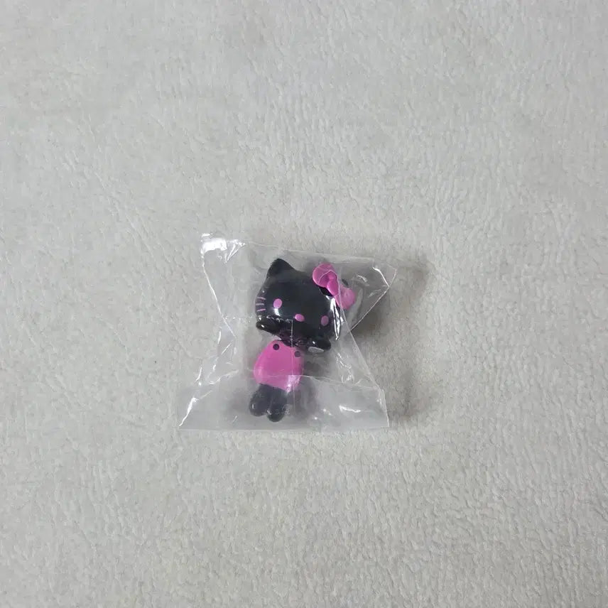 [BUNJANG] Sanrio Hello Kitty Pokono Hyber Black Kitty / 산리오 헬로키티 표코노루 가챠 히퍼 블랙 키티