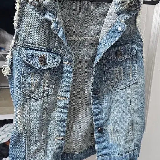 [BUNJANG] Studded Denim Vest / 데님 조끼 스터드 장식