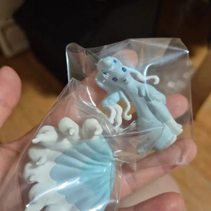 [BUNJANG] Alolan Ninetales Figure / 포켓몬 알로라 나인테일