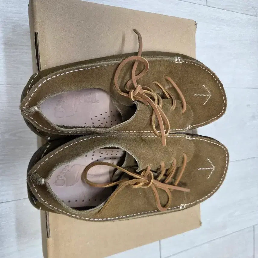[BUNJANG] Nigel Cabourn x Yogi Pin II Moccasins Khaki Suede Anchor Embroidery Size 270 / 나이젤카본 요기 핀 모카신 270