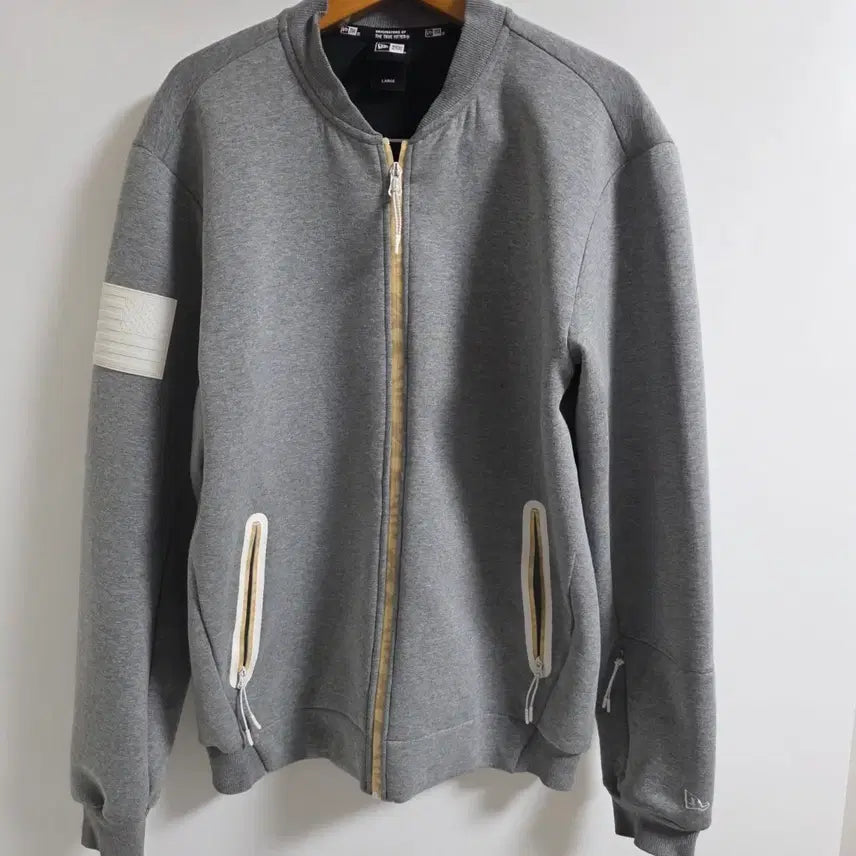 [BUNJANG] New Era Originators Flag Zip Blouson Jacket (Header Grey) / [L] 뉴에라 오리지네이터스 플래그 지퍼 블루종 자켓 (헤더그레이)