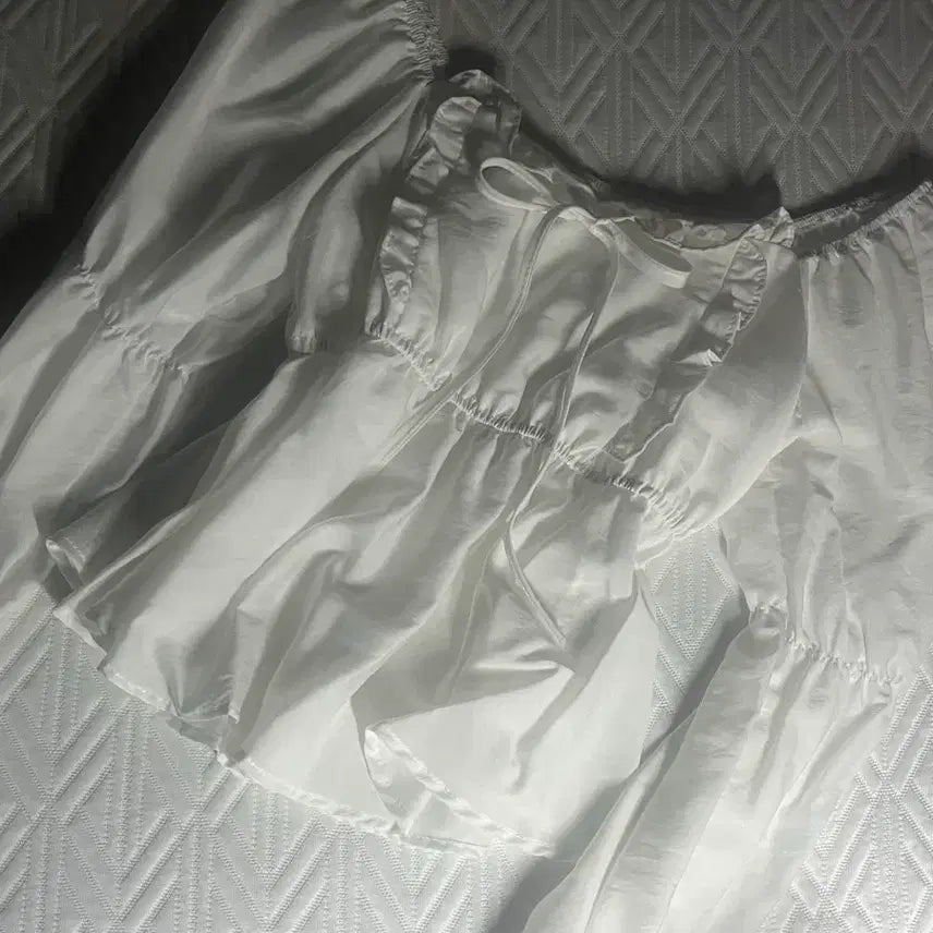 [BUNJANG] Lace Ribbon Long Sleeve Blouse / 블라우스 레이스 리본 긴팔