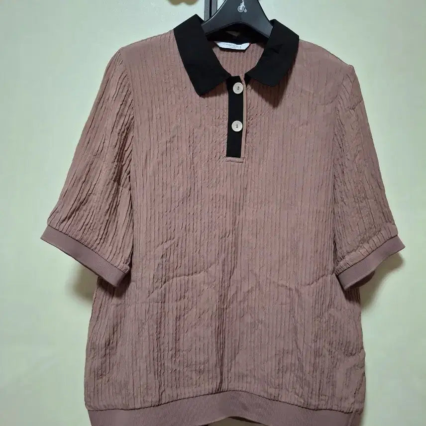 [BUNJANG] Crocodile Women's Textured Collar Short Sleeve T-Shirt (Size 95) / 크로커다일 여성 95사이즈 텍스쳐 카라 반팔티