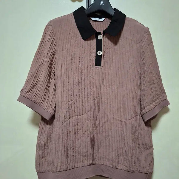 [BUNJANG] Crocodile Women's Textured Collar Short Sleeve T-Shirt (Size 95) / 크로커다일 여성 95사이즈 텍스쳐 카라 반팔티
