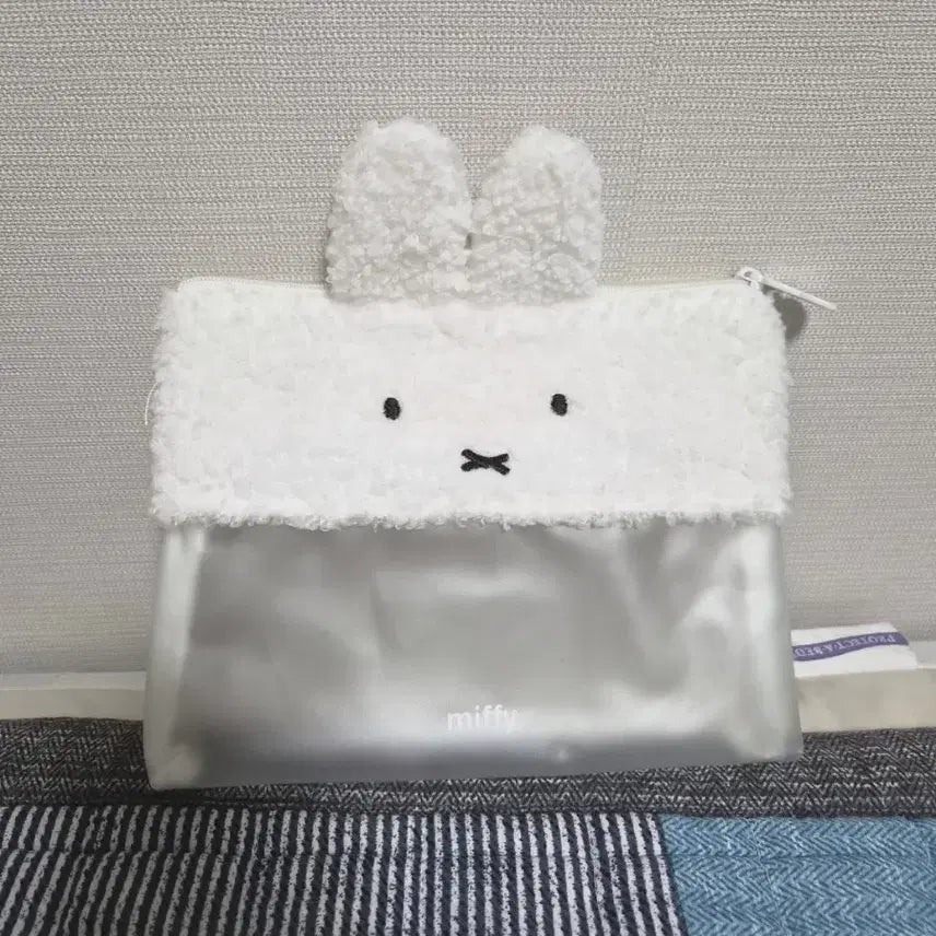 [BUNJANG] Miffy Fleece Pouch / 미피 뽀글이파우치