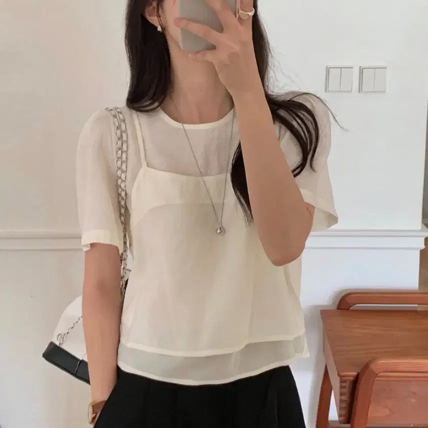 [BUNJANG] Cream Short-Sleeve Blouse / 크림 반팔 블라우스